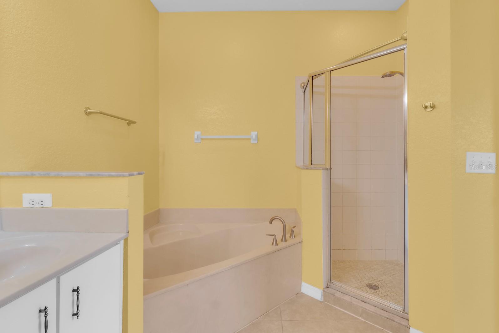 Image 21 of 34 For 13201 Indian Creek Drive B