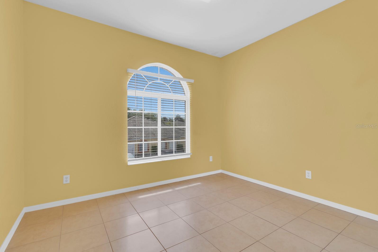 Image 23 of 34 For 13201 Indian Creek Drive B