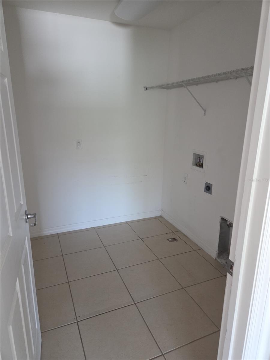 Image 22 of 29 For 5040 Beauclair Street