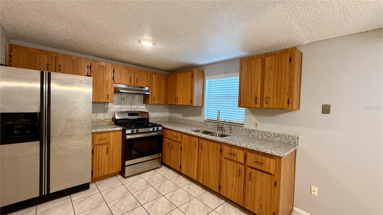 Image 4 of 16 For 724 Lincoln Street