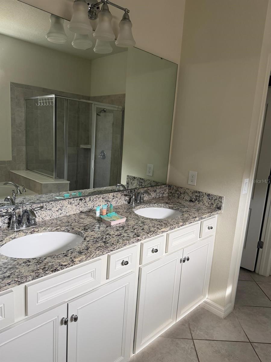 Image 16 of 56 For 5517 Misty Oak Circle