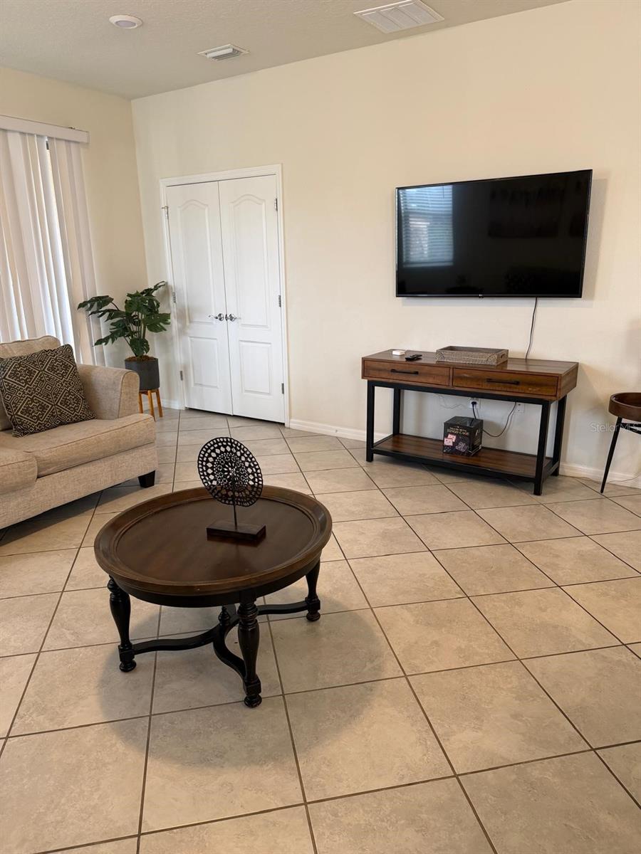 Image 8 of 56 For 5517 Misty Oak Circle