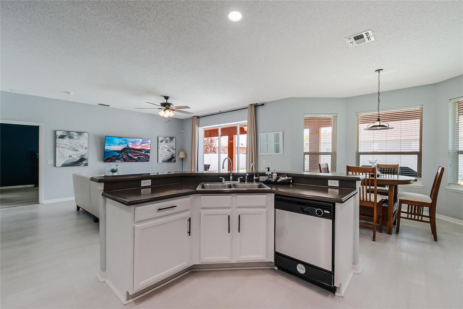 Image 19 of 77 For 1112 Lavaur Court