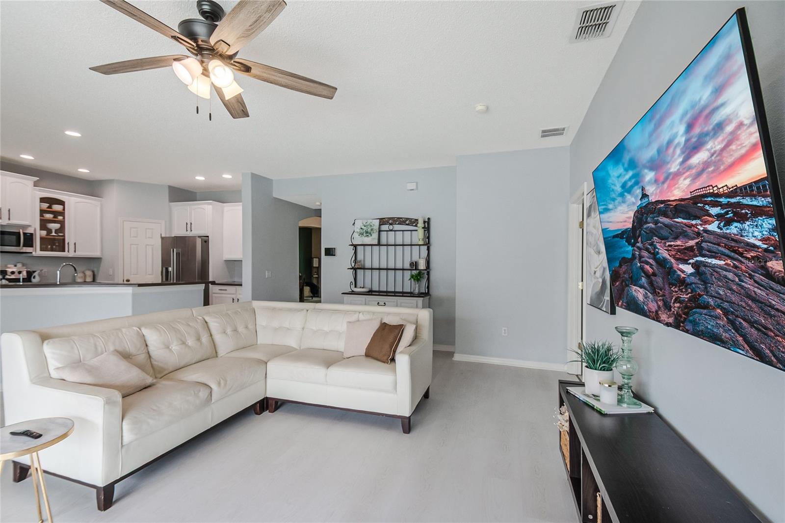 Image 27 of 77 For 1112 Lavaur Court