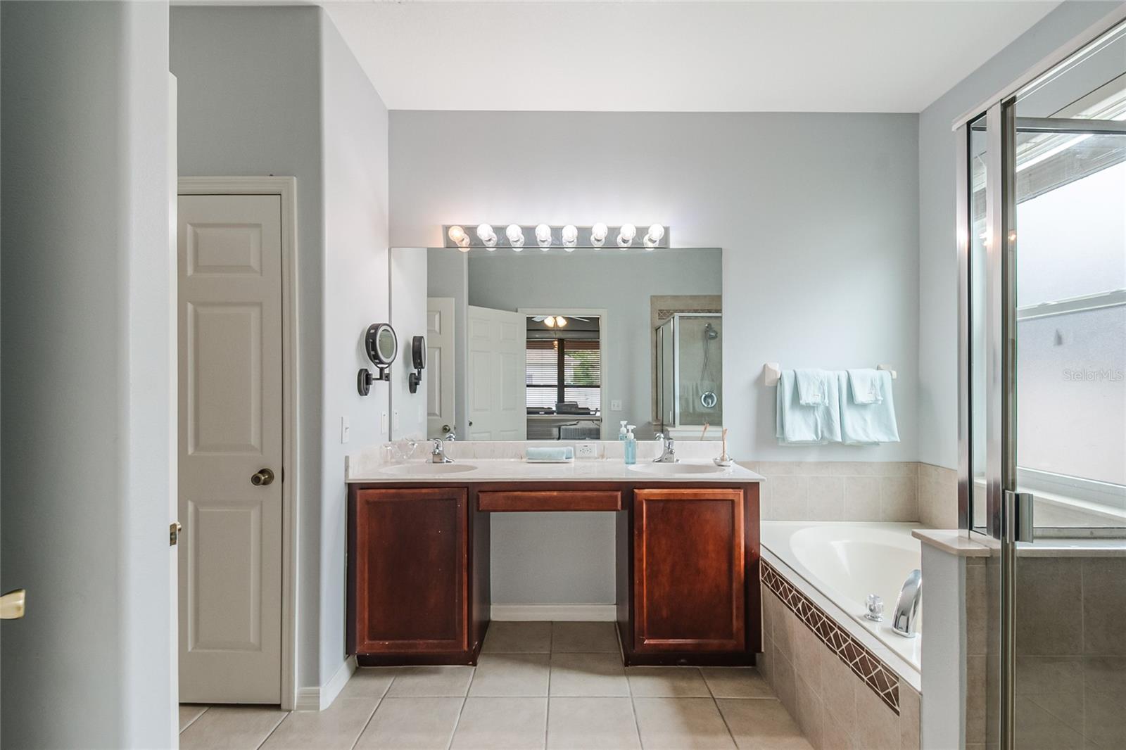 Image 33 of 77 For 1112 Lavaur Court