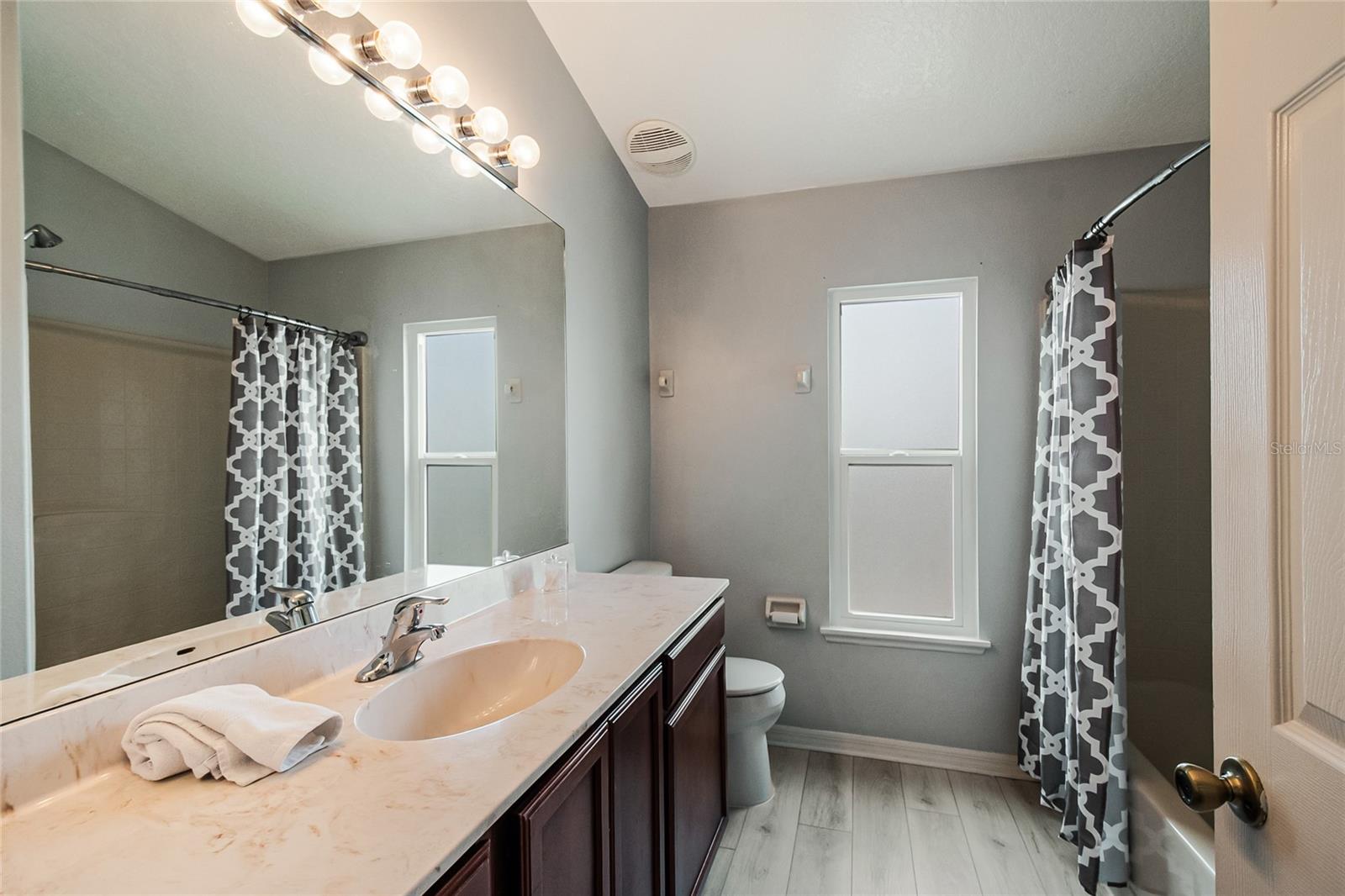 Image 42 of 77 For 1112 Lavaur Court