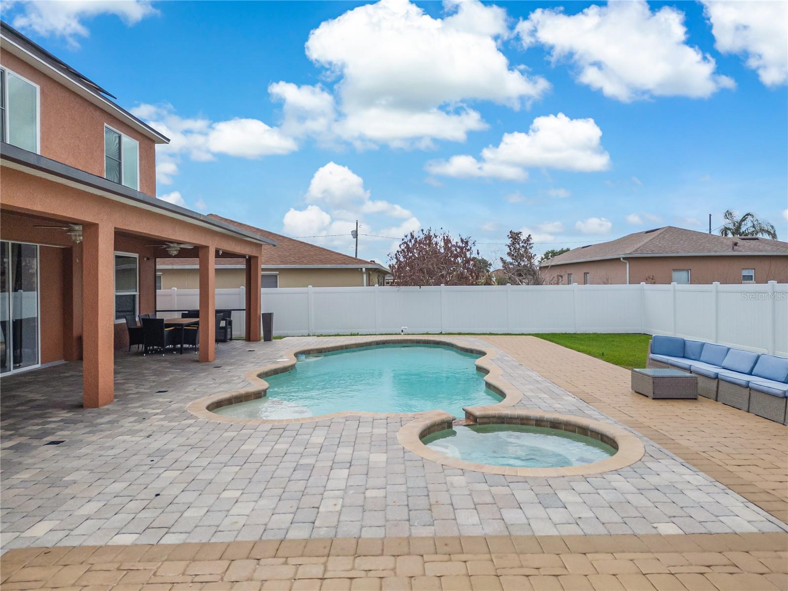 Image 62 of 77 For 1112 Lavaur Court