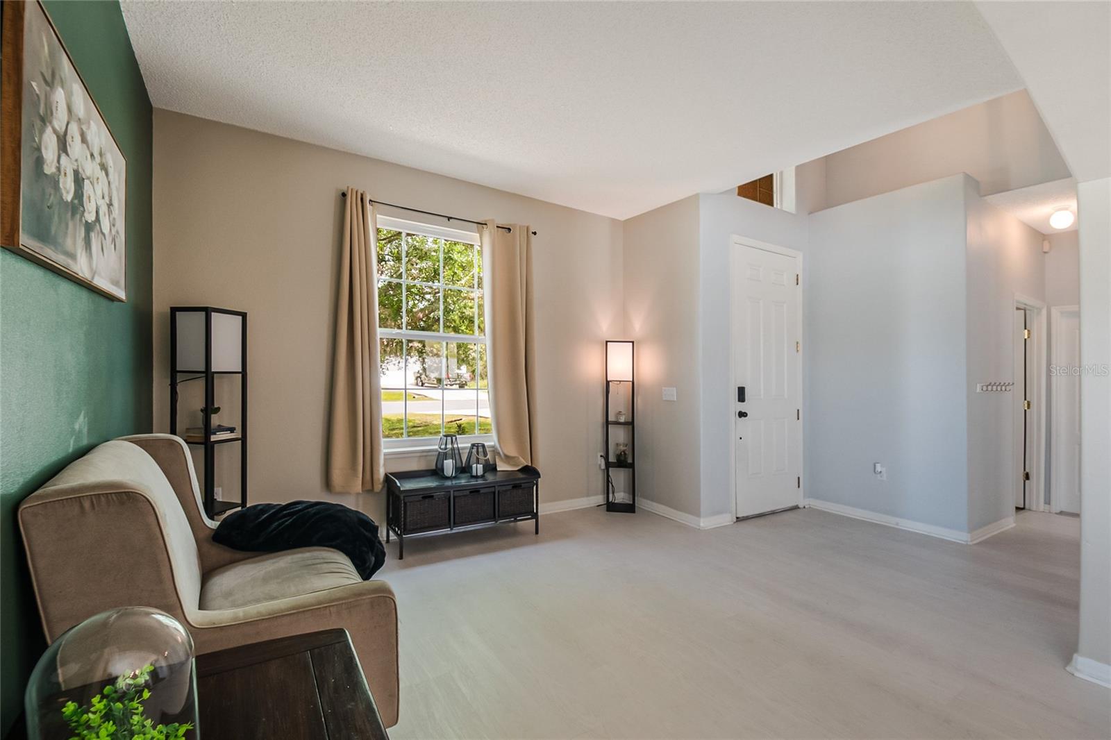 Image 7 of 77 For 1112 Lavaur Court