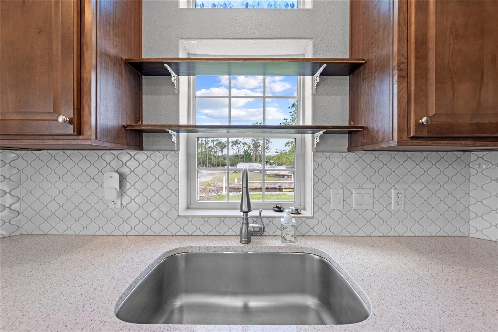 Image 10 of 53 For 1315 Pine Island Dr N