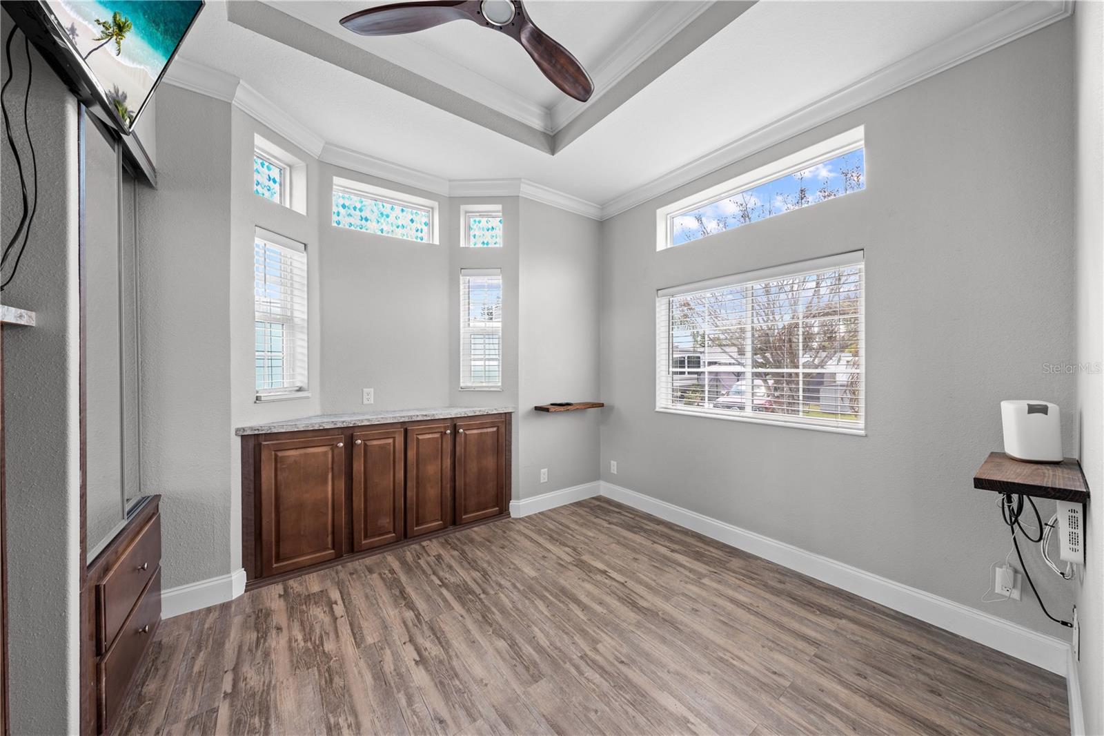 Image 16 of 53 For 1315 Pine Island Dr N