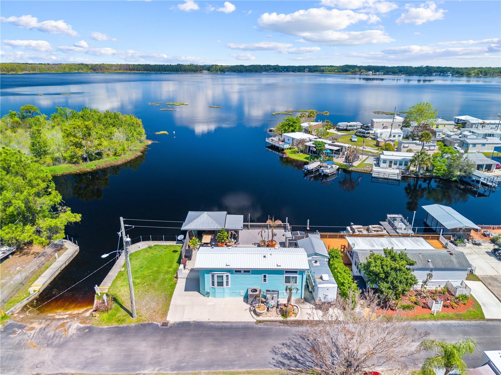 Image 21 of 53 For 1315 Pine Island Dr N