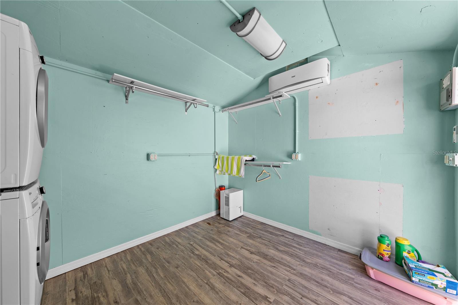 Image 39 of 53 For 1315 Pine Island Dr N