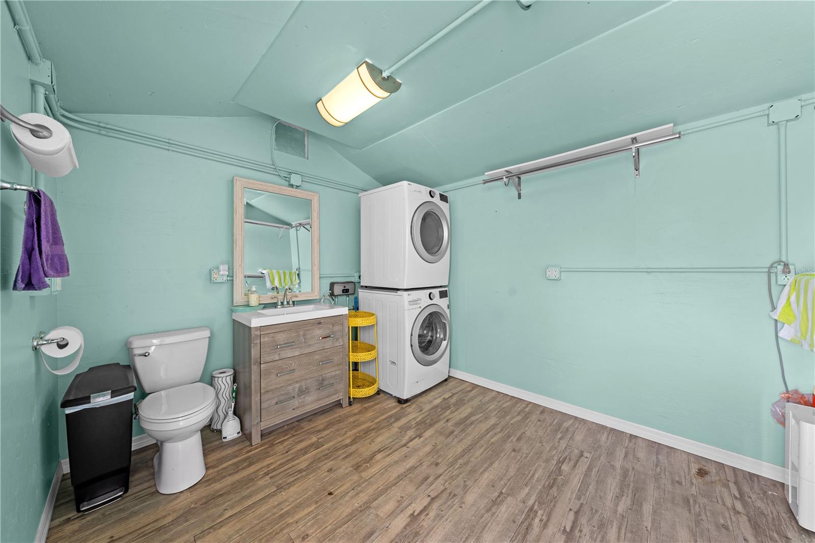 Image 40 of 53 For 1315 Pine Island Dr N