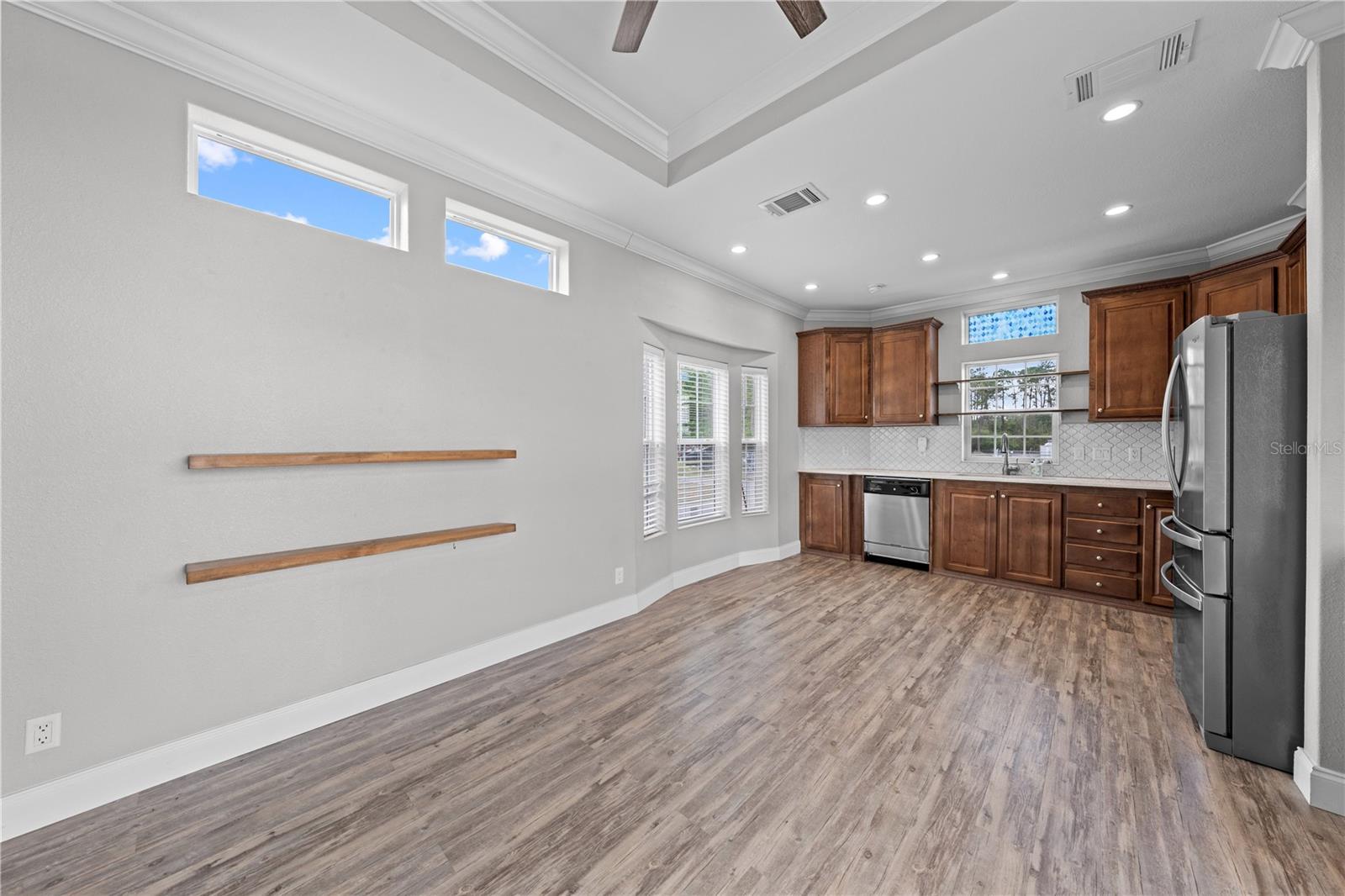 Image 6 of 53 For 1315 Pine Island Dr N