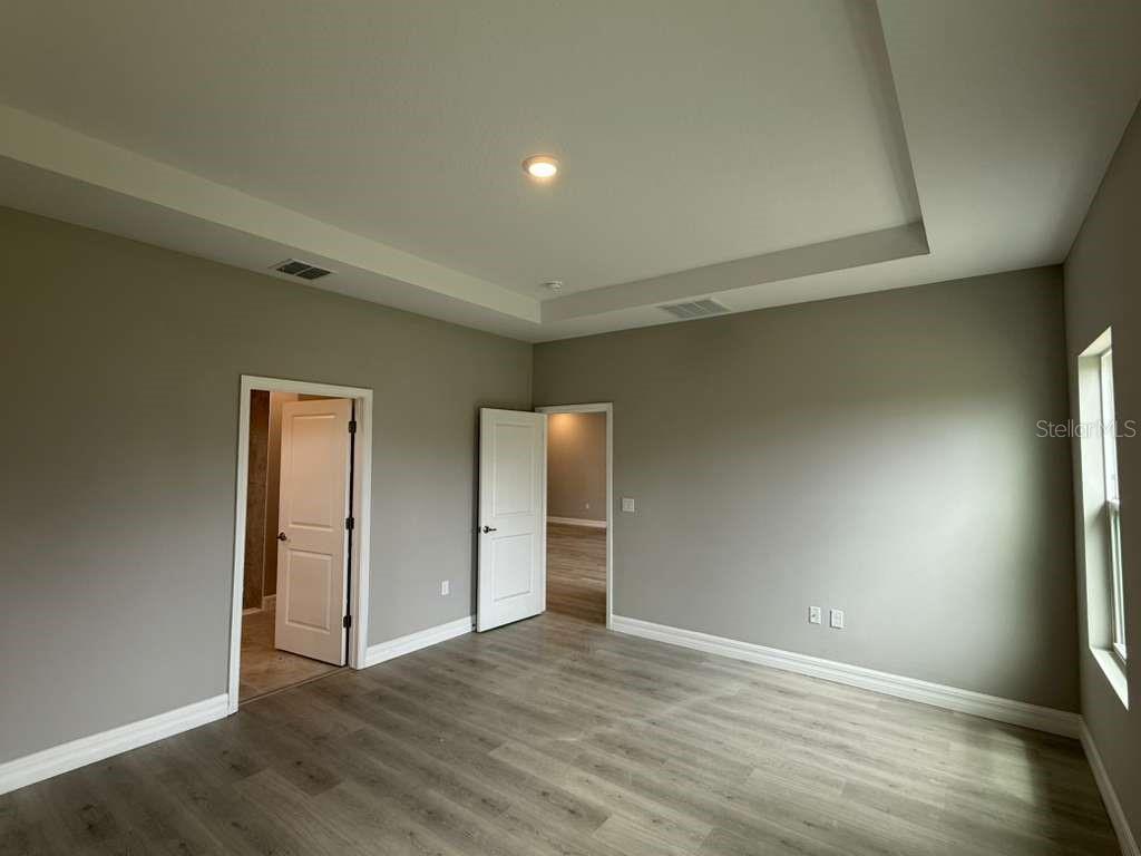 Image 14 of 26 For 438 Awin Circle Se