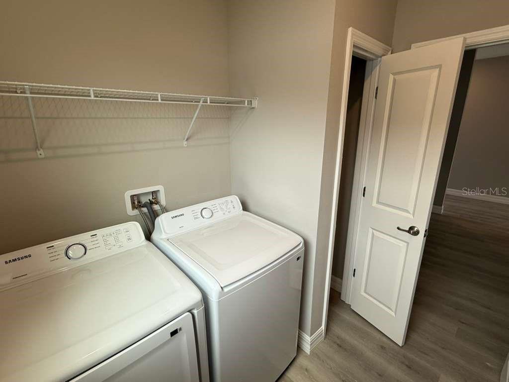 Image 22 of 26 For 438 Awin Circle Se