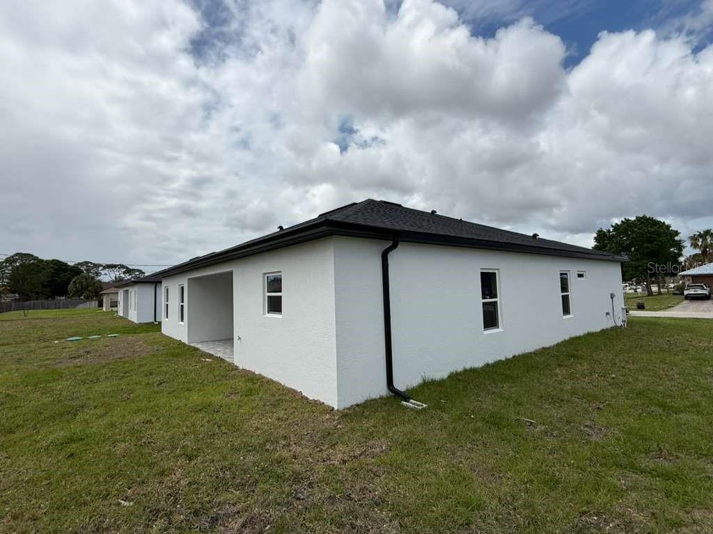 Image 25 of 26 For 438 Awin Circle Se