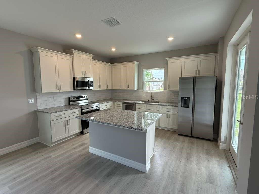 Image 4 of 26 For 438 Awin Circle Se