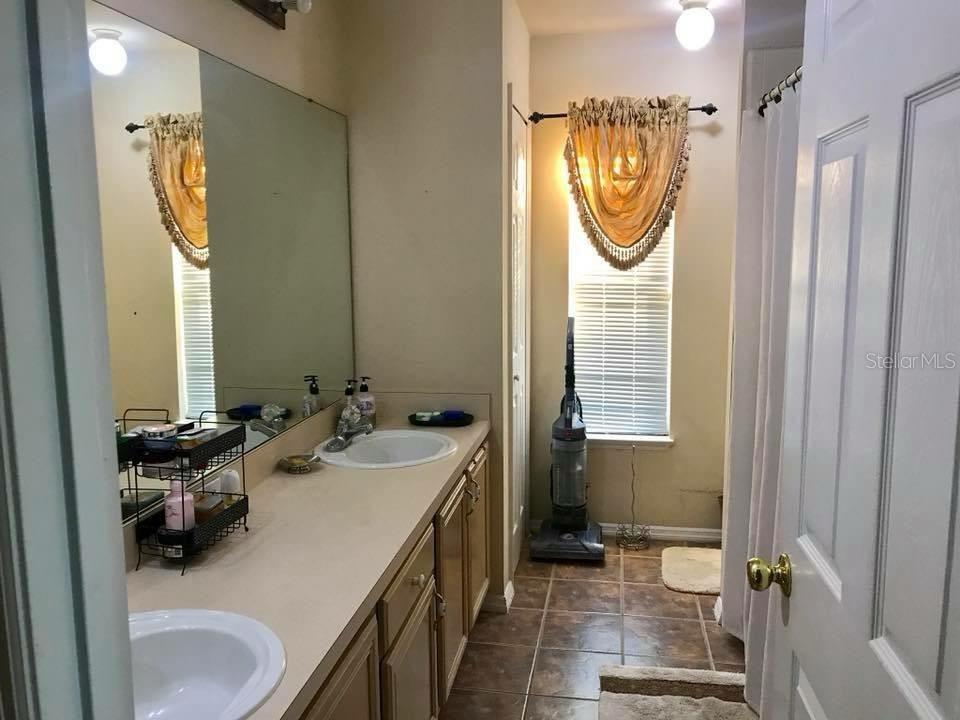 Image 12 of 12 For 1142 Lake Biscayne Way