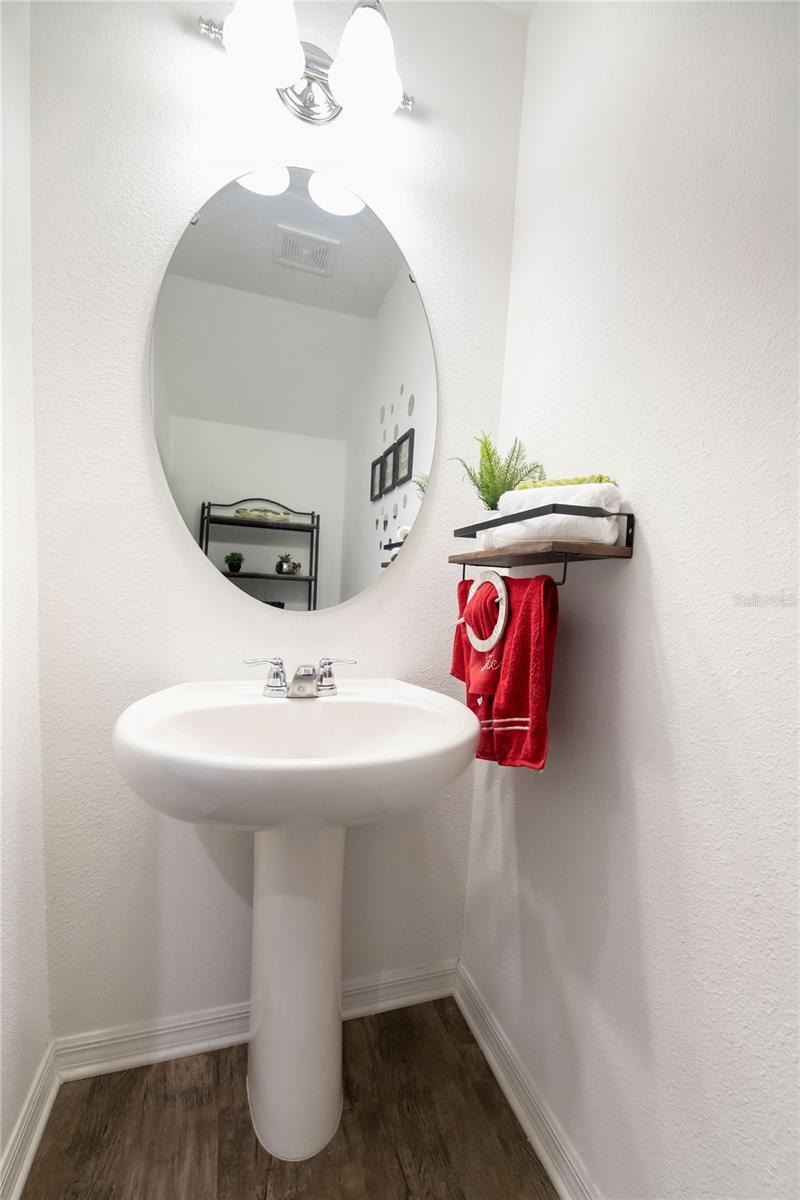 Image 15 of 41 For 844 Grandin Street