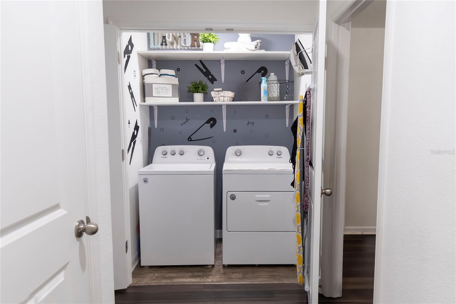 Image 17 of 41 For 844 Grandin Street