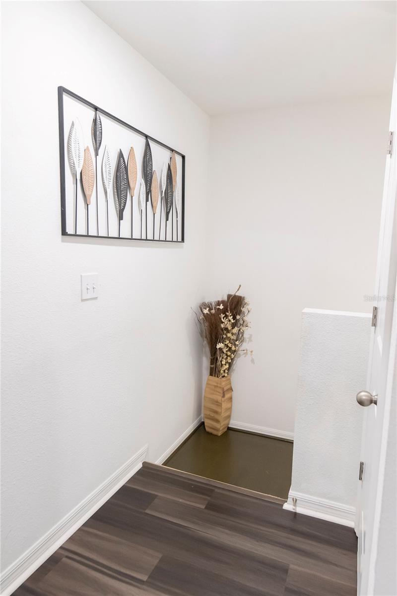 Image 18 of 41 For 844 Grandin Street