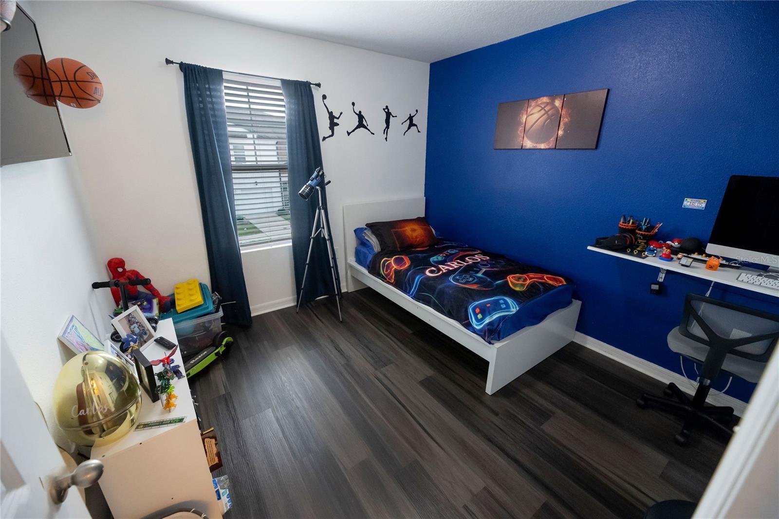 Image 21 of 41 For 844 Grandin Street