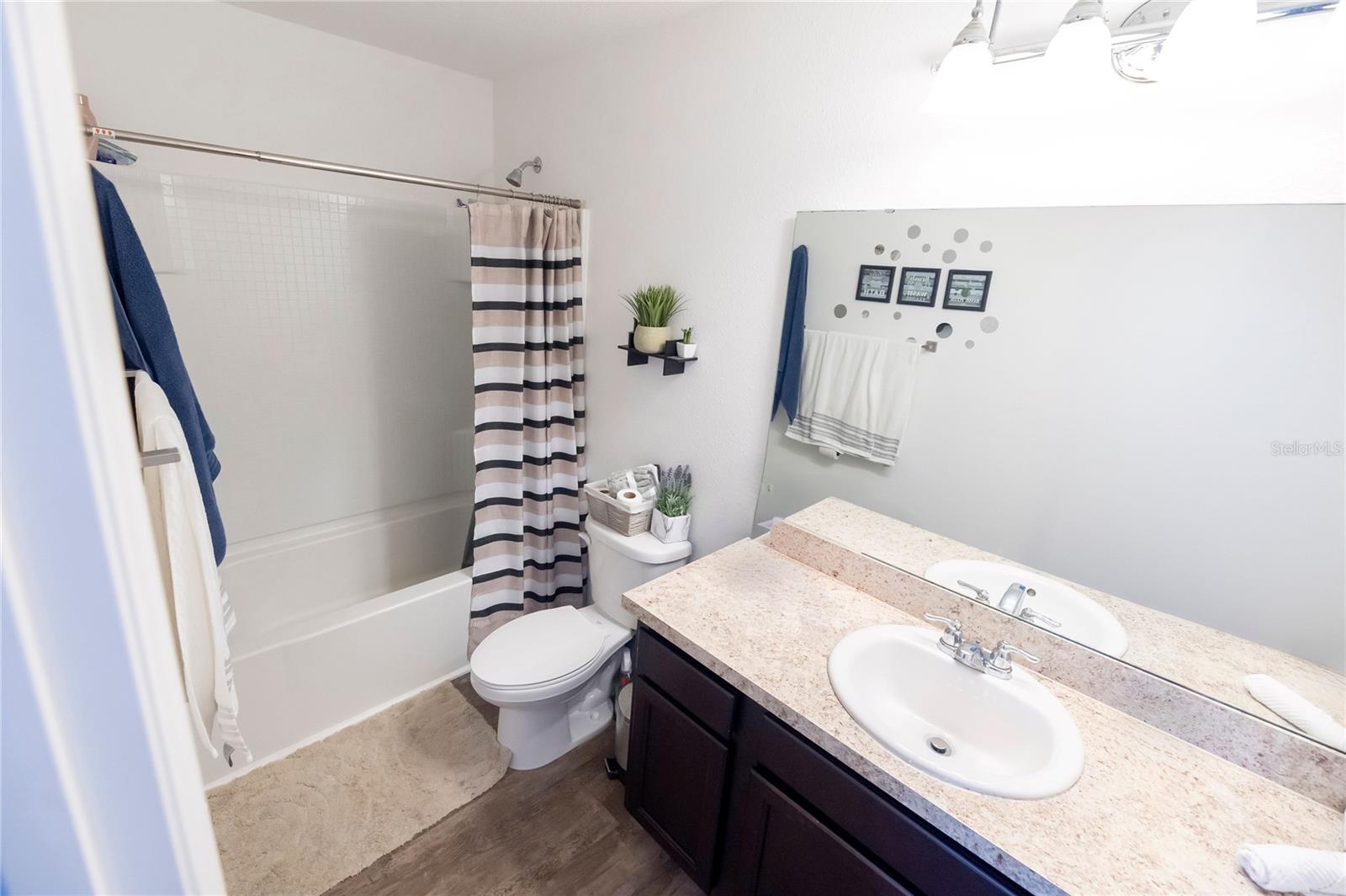 Image 23 of 41 For 844 Grandin Street