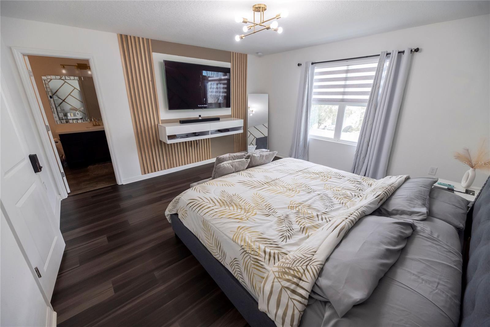 Image 27 of 41 For 844 Grandin Street