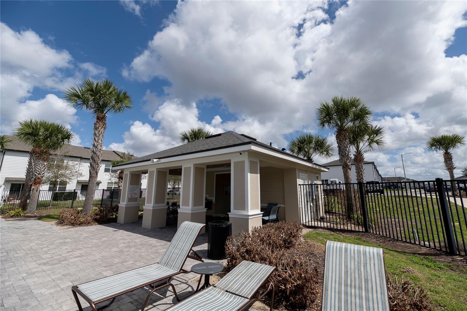 Image 36 of 41 For 844 Grandin Street