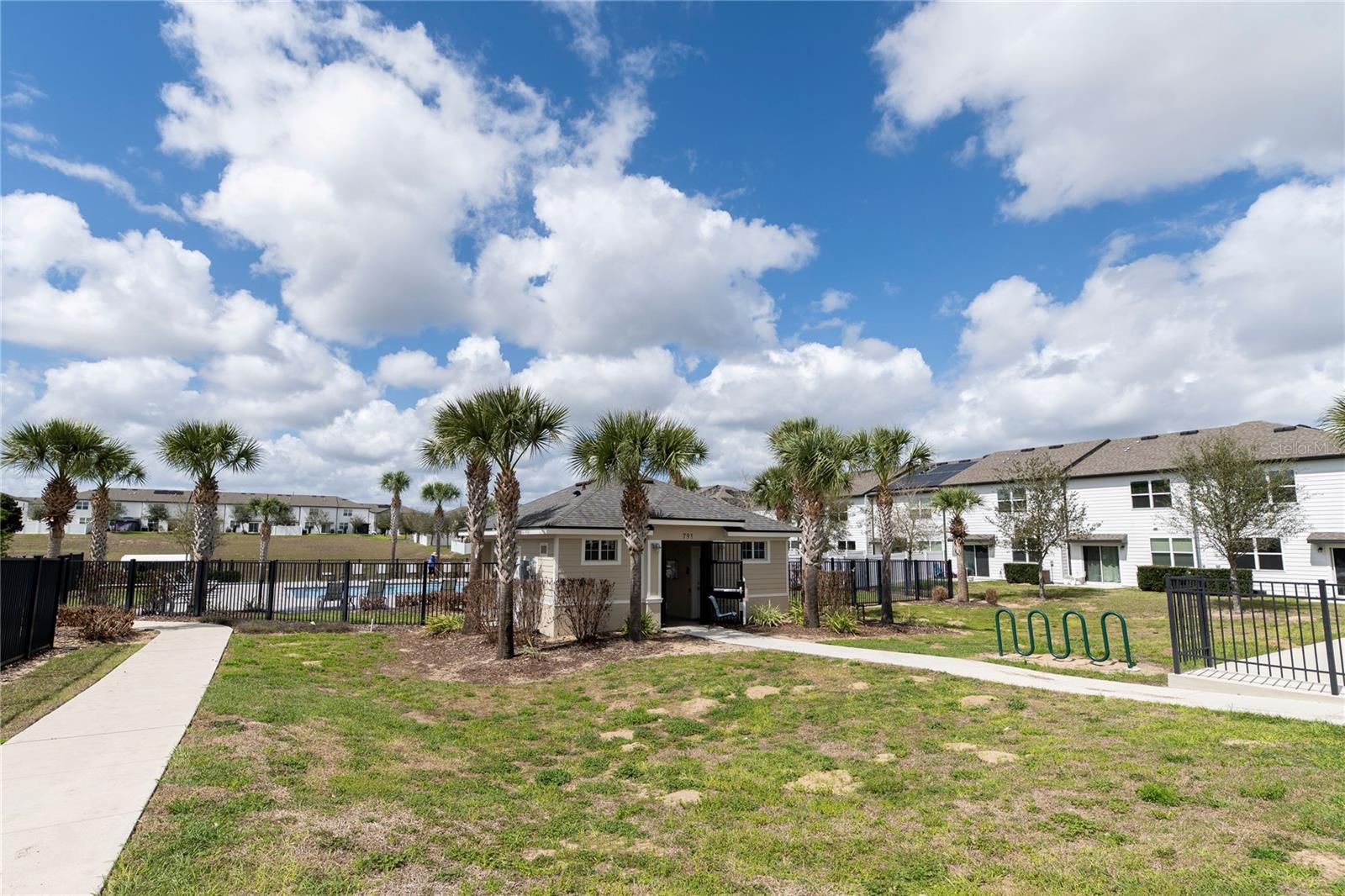 Image 37 of 41 For 844 Grandin Street