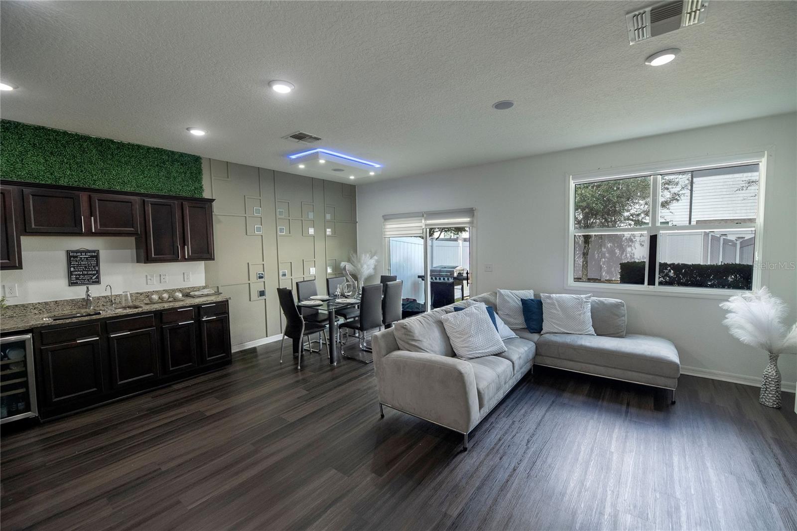 Image 9 of 41 For 844 Grandin Street