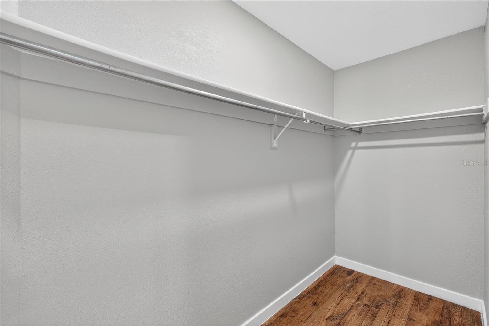 Image 10 of 34 For 825 Rill Drive