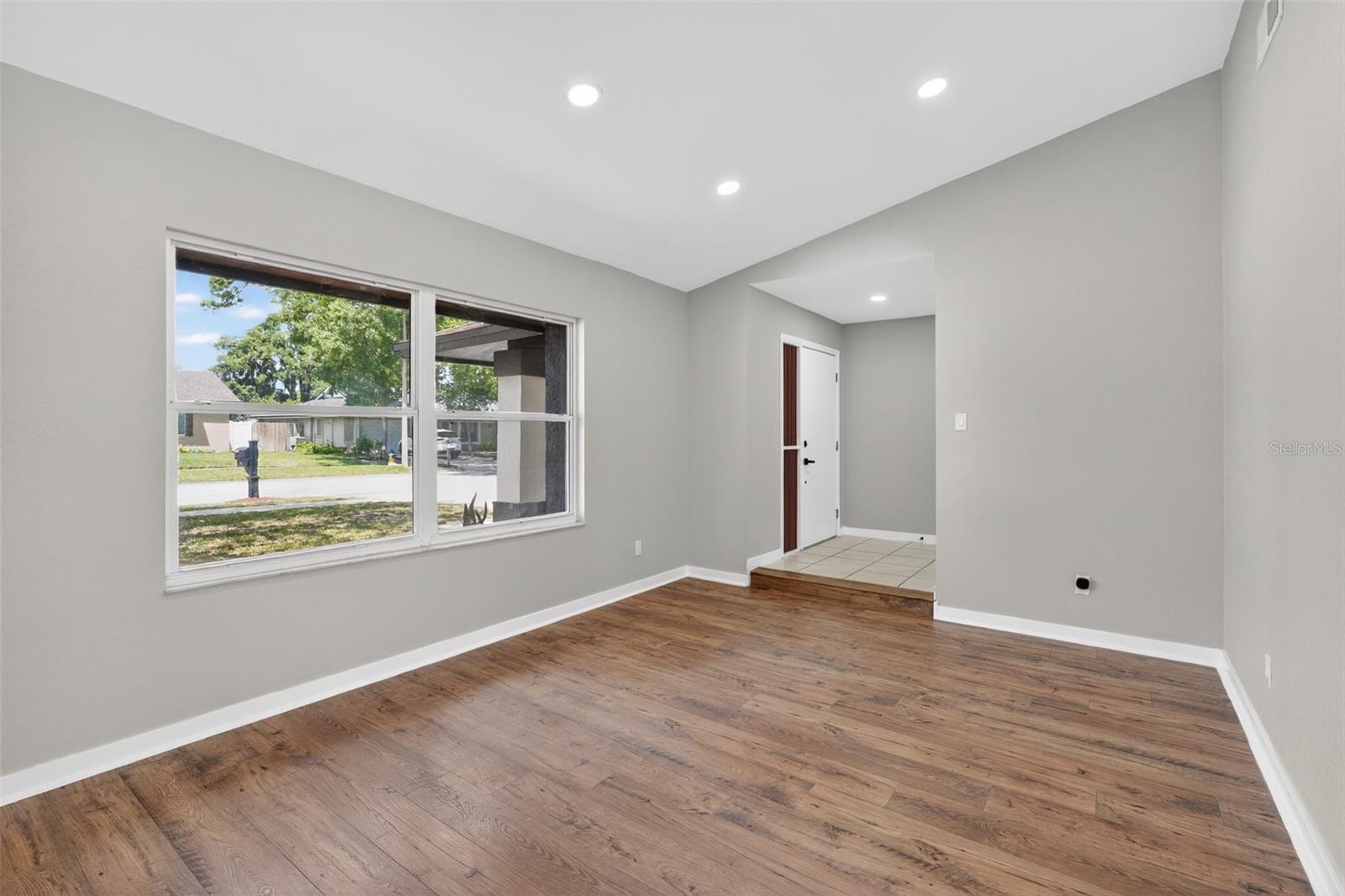 Image 15 of 34 For 825 Rill Drive