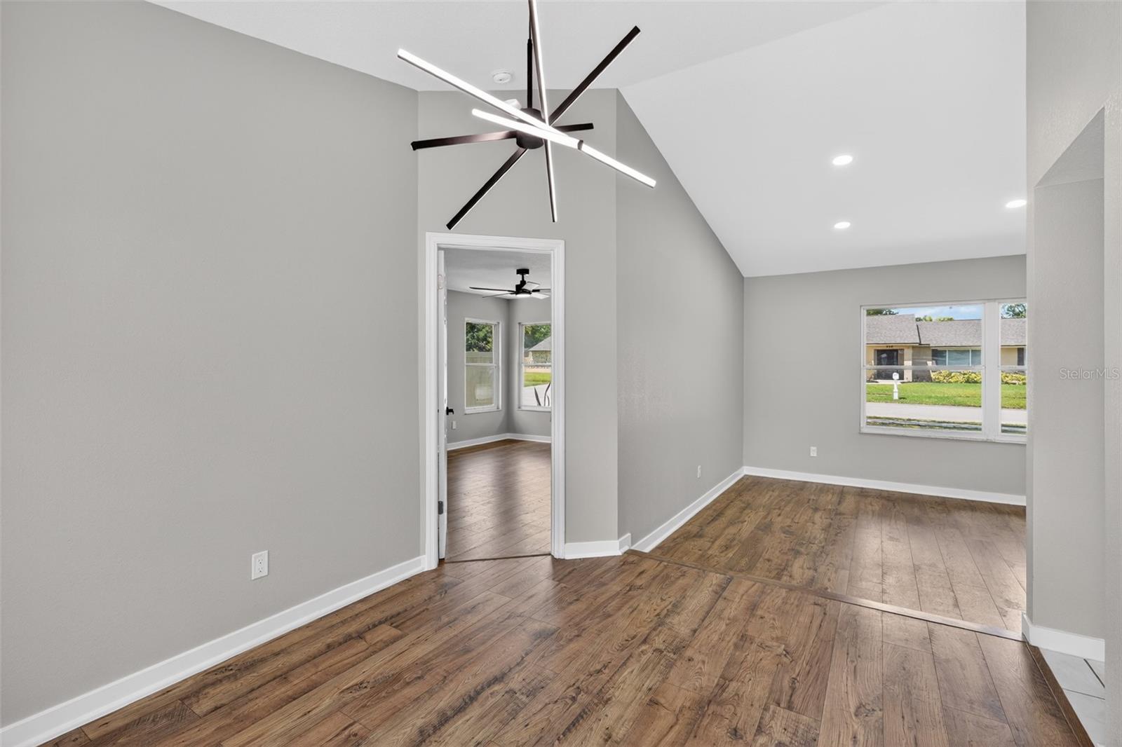 Image 17 of 34 For 825 Rill Drive