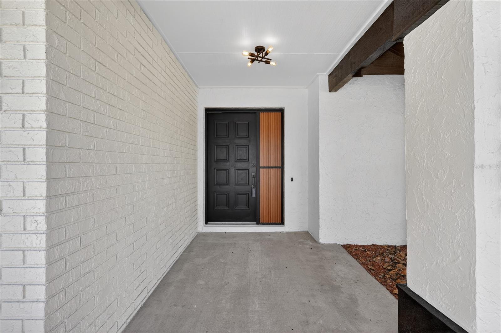 Image 18 of 34 For 825 Rill Drive