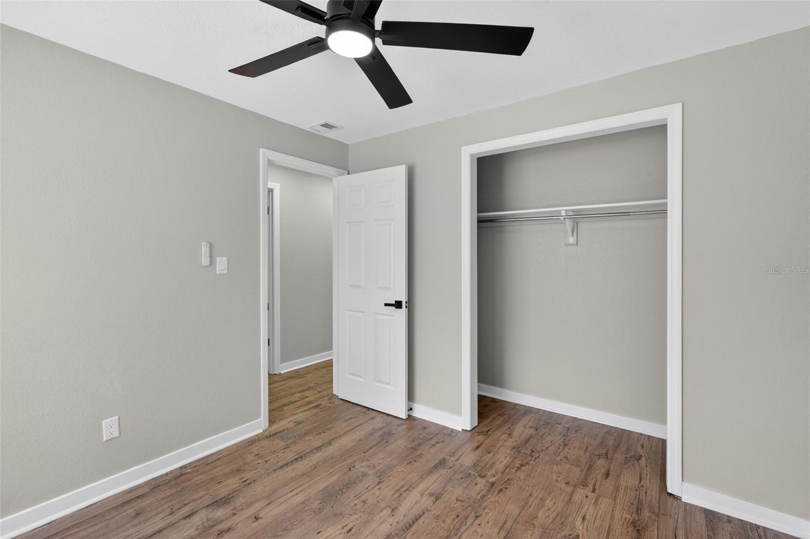 Image 19 of 34 For 825 Rill Drive