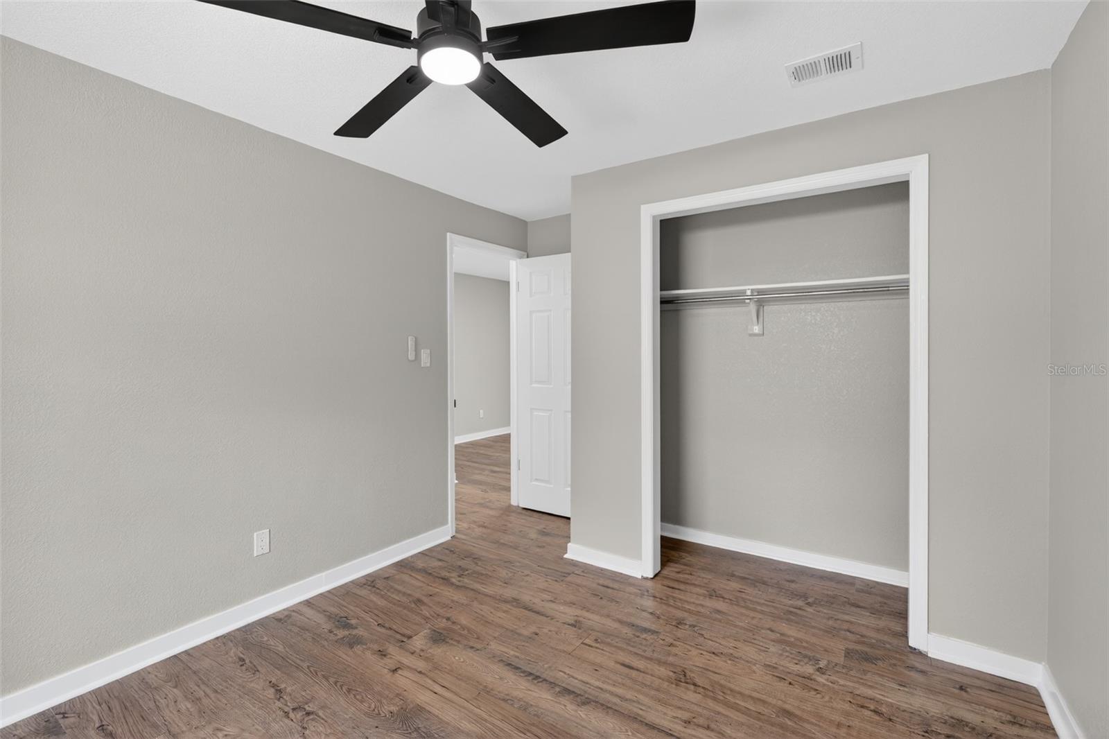 Image 21 of 34 For 825 Rill Drive