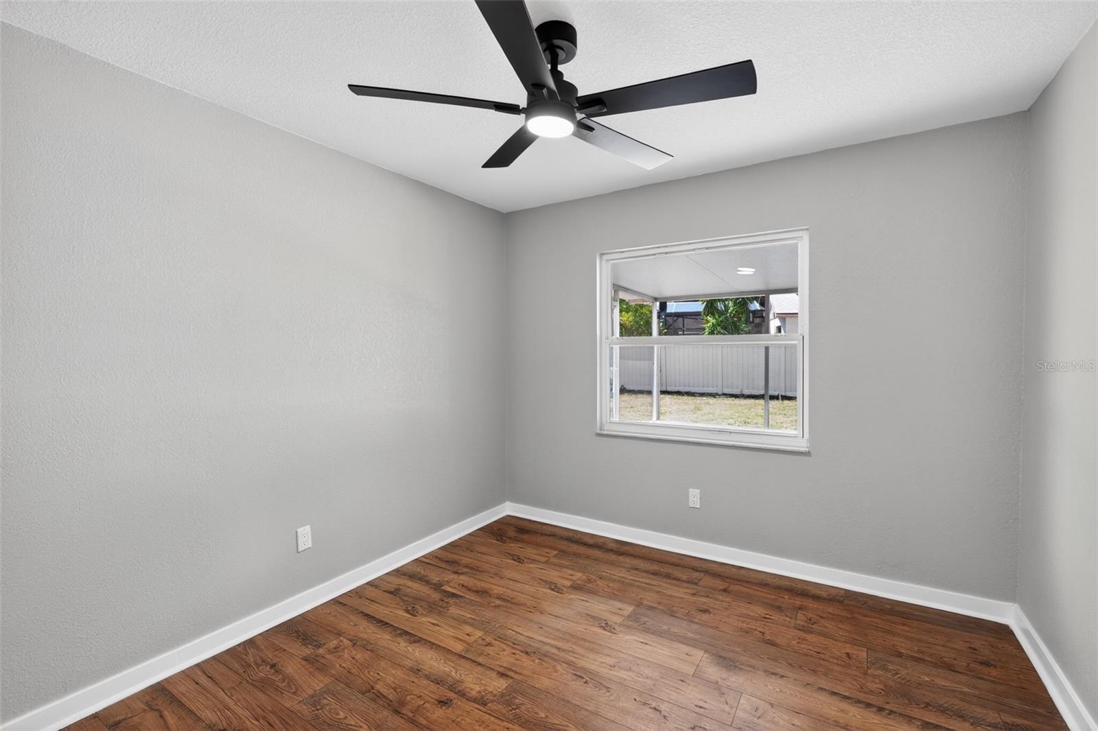 Image 27 of 34 For 825 Rill Drive