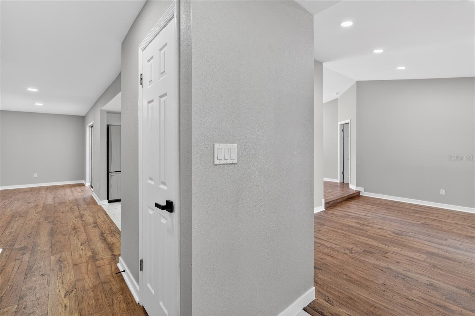 Image 30 of 34 For 825 Rill Drive