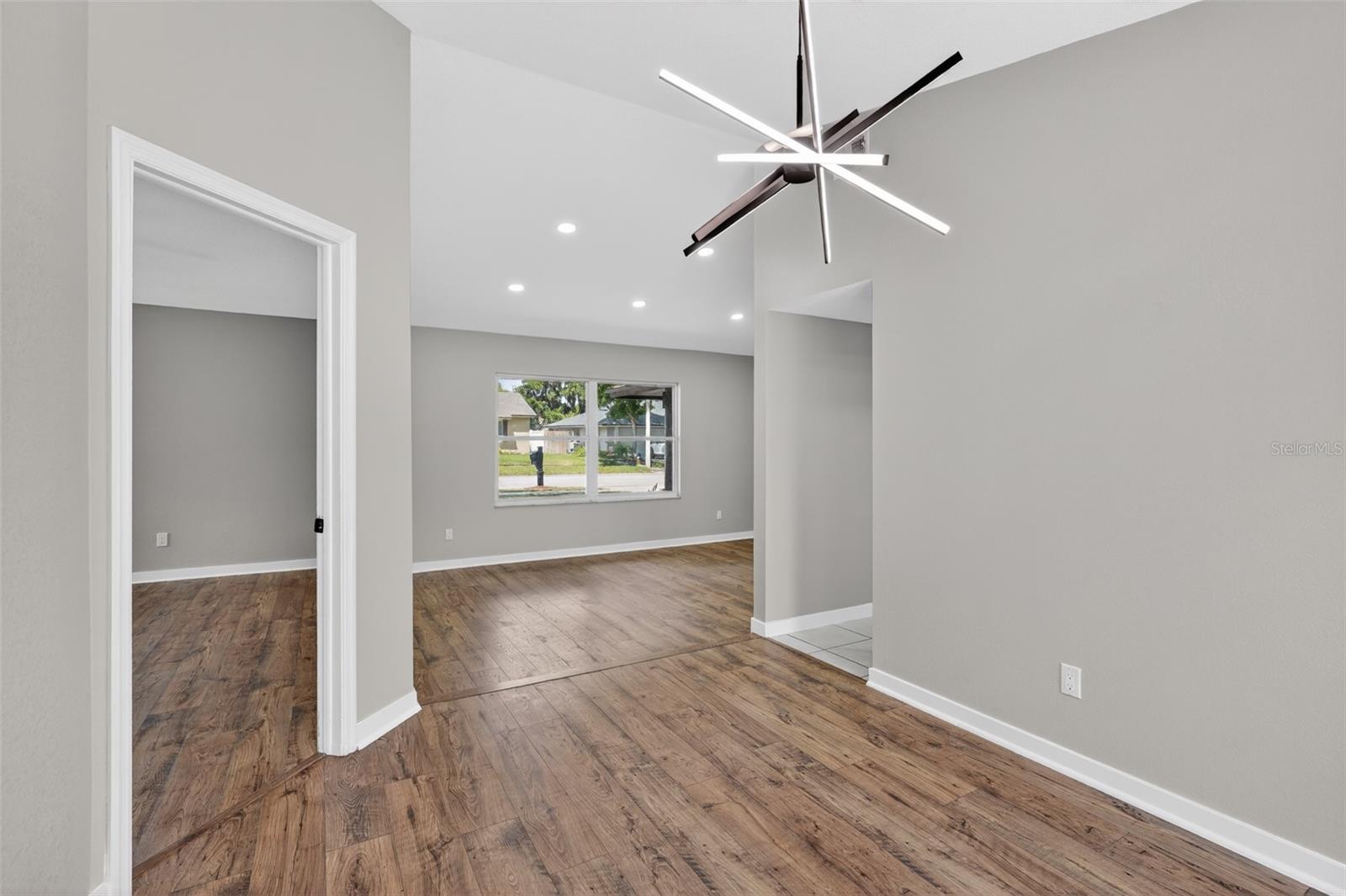 Image 6 of 34 For 825 Rill Drive