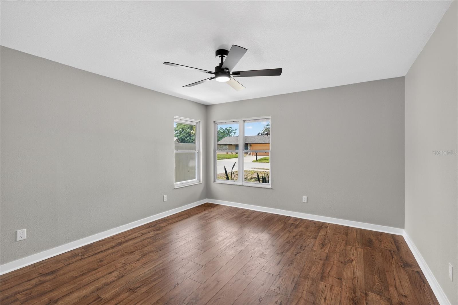 Image 7 of 34 For 825 Rill Drive