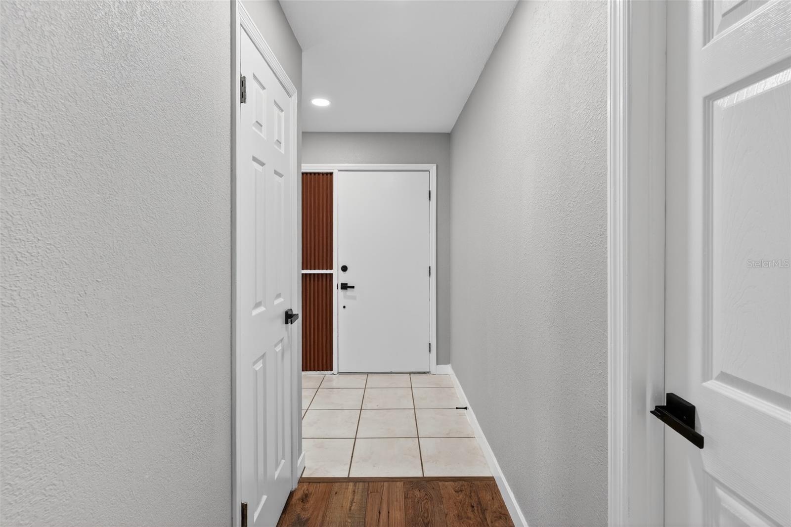 Image 9 of 34 For 825 Rill Drive