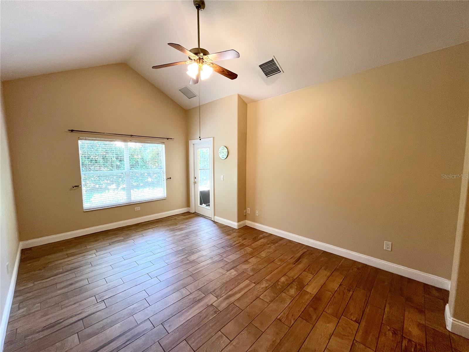 Image 7 of 21 For 6892 Lucca Street