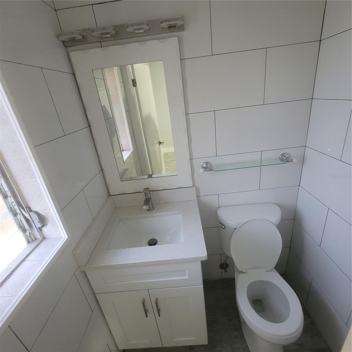 Image 4 of 12 For 409 Lakeland Avenue