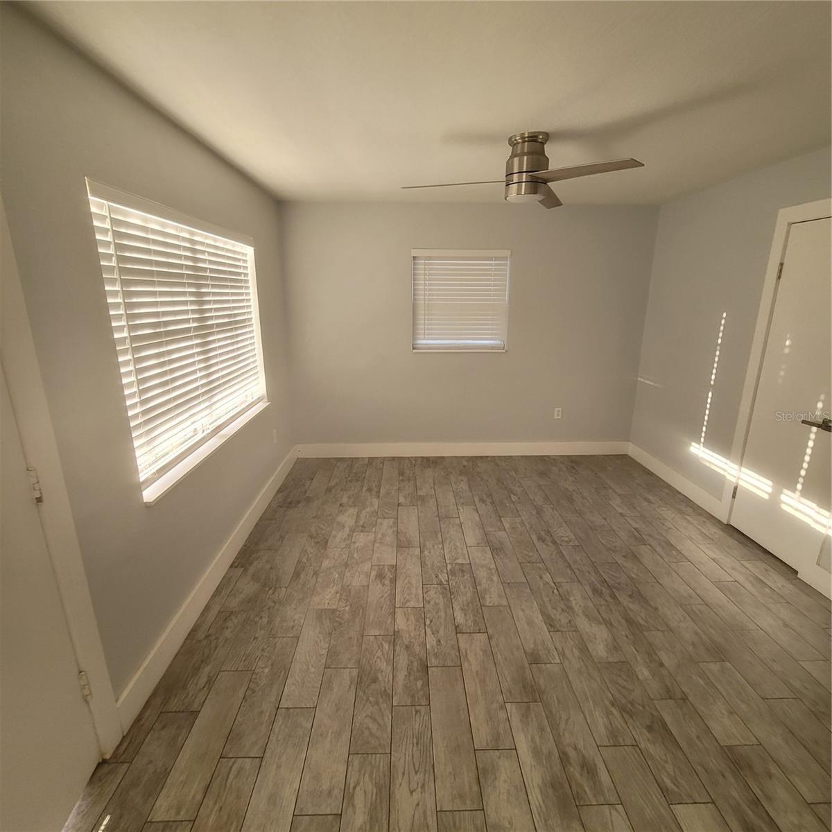 Image 5 of 12 For 409 Lakeland Avenue