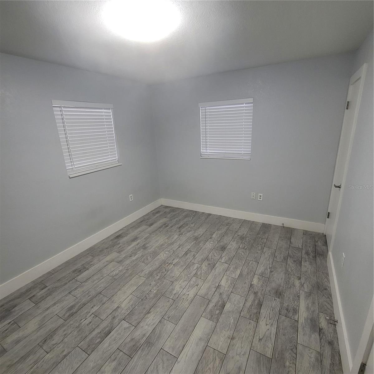 Image 6 of 12 For 409 Lakeland Avenue