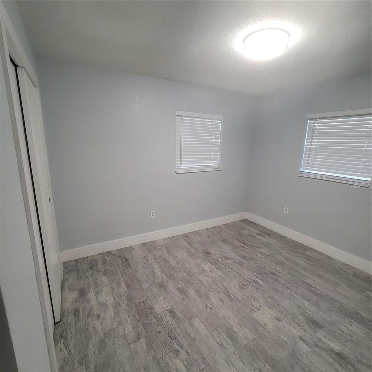 Image 8 of 12 For 409 Lakeland Avenue