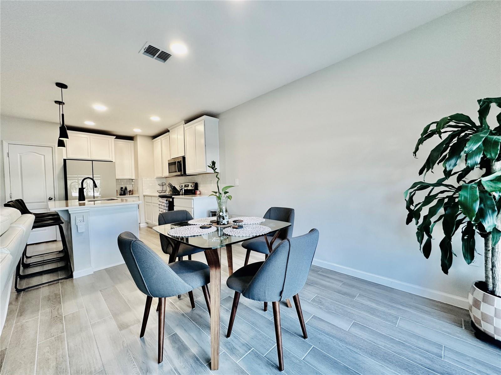 Image 4 of 19 For 2767 Narcoossee Road 2767