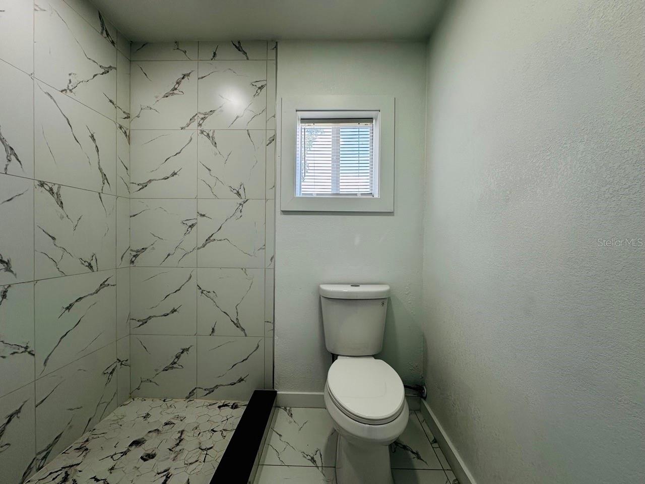 Image 14 of 37 For 136 Lynbrook Drive